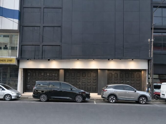 DISEWAKAN 3 UNIT RUKO GANDENG – LOKASI STRATEGIS PUSAT KOTA